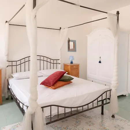 Ischia Mare Couette-café 3*